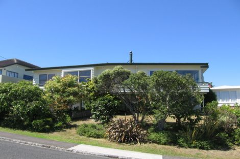 Photo of property in 20 Teal Crescent, Beach Haven, Auckland, 0626