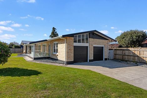 Photo of property in 28 Bridge Street, Edgecumbe, 3120