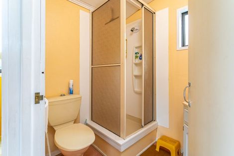 Photo of property in 106 Waverley Place, Whangamata, 3620