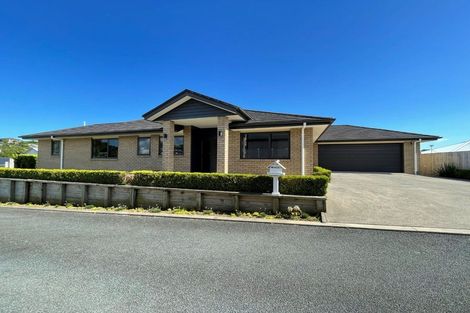 Photo of property in 6 Rayner Way, Glen Avon, New Plymouth, 4312