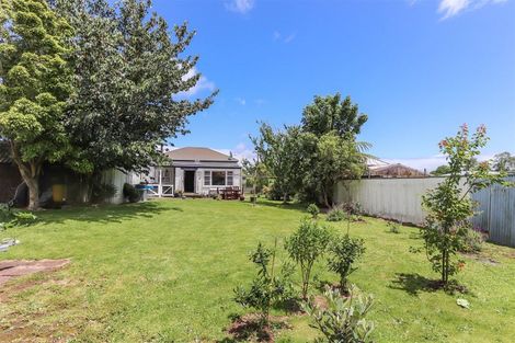 Photo of property in 13 Maire Street, Inglewood, 4330