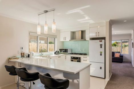 Photo of property in 6 Papahou Lane, Papatoetoe, Auckland, 2025