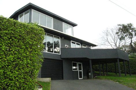 Photo of property in 32 Marine Parade, Macandrew Bay, Dunedin, 9014