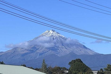 Photo of property in 180 Seaview Road, Westown, New Plymouth, 4310