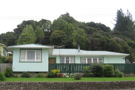 Photo of property in 39 Bird Grove, Stokes Valley, Lower Hutt, 5019