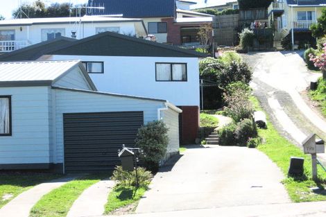 Photo of property in 17 Osprey Drive, Welcome Bay, Tauranga, 3112