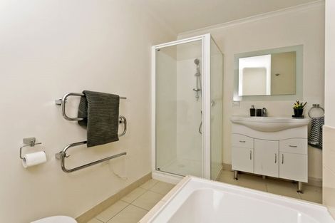 Photo of property in 2d/47 Stanhope Road, Mount Wellington, Auckland, 1051