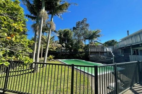 Photo of property in 143 Bradbury Road, Botany Downs, Auckland, 2010