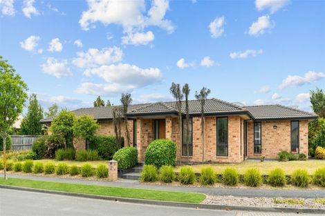 Photo of property in 17 Sovereign Gardens, Halswell, Christchurch, 8025