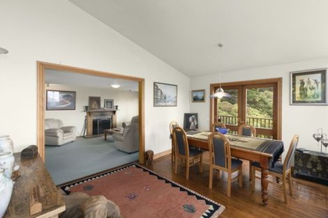 Photo of property in 5 Whiorau Grove, Lowry Bay, Lower Hutt, 5013