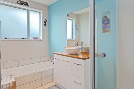 Photo of property in 3 Mckenzie Place, Waikuku Beach, 7402