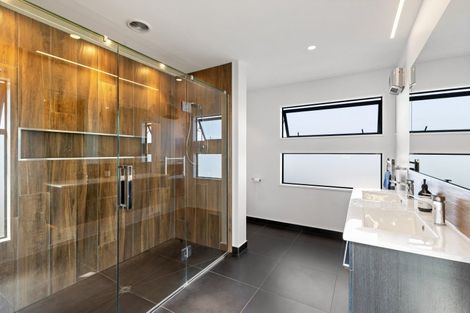 Photo of property in 1 De Surville Way, Pegasus, 7612