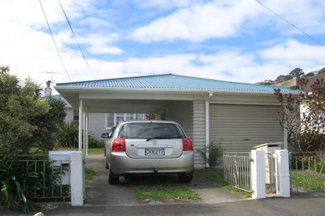 Photo of property in 5 Glamis Avenue, Strathmore Park, Wellington, 6022