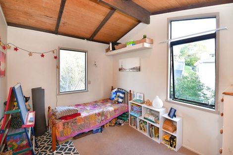 Photo of property in 22 Delshaw Avenue, Stanmore Bay, Whangaparaoa, 0932