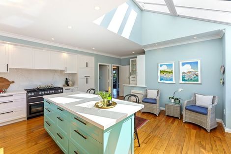 Photo of property in 52-56 Winara Avenue, Waikanae, 5036