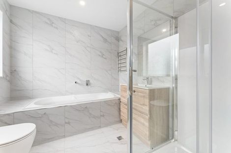 Photo of property in 5/4118a Great North Road, Glen Eden, Auckland, 0602