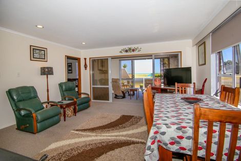 Photo of property in 33 Marine Parade, Carters Beach, Westport, 7825