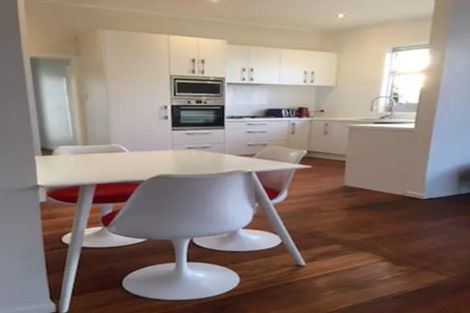 Photo of property in 63a Kiwi Esplanade, Mangere Bridge, Auckland, 2022