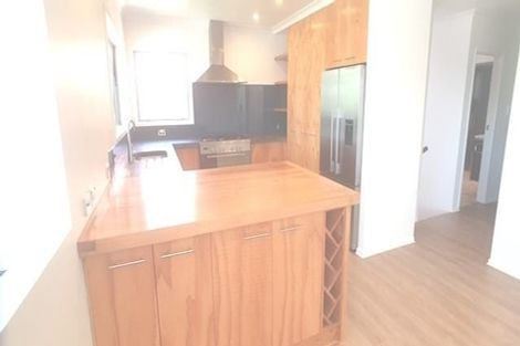 Photo of property in 17 Bert Wilson Place, Cockle Bay, Auckland, 2014