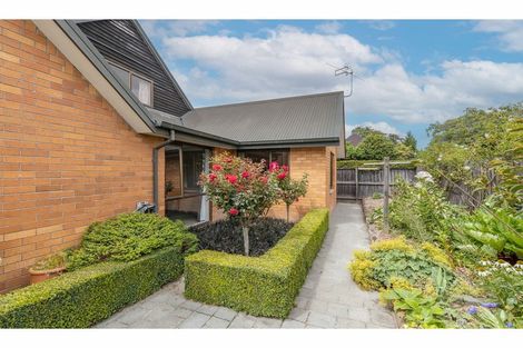 Photo of property in 2/35 Glenburn Place, Avonhead, Christchurch, 8042