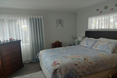 Photo of property in 8b Comeskey Grove, Elderslea, Upper Hutt, 5018