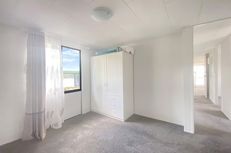 Photo of property in 1/22 Devonshire Road, Unsworth Heights, Auckland, 0632