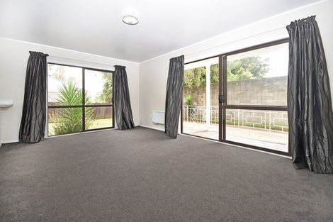 Photo of property in 2/87 Kayes Road, Pukekohe, 2120