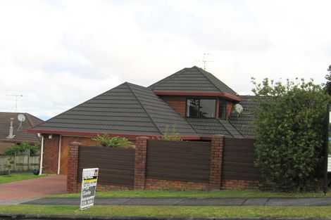 Photo of property in 3 Cambric Place, Botany Downs, Auckland, 2010