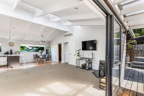 Photo of property in 10 Tokay Place, Huapai, Kumeu, 0810