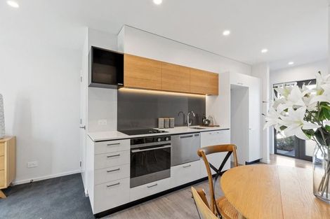 Photo of property in 2/300 Fitzgerald Avenue, Christchurch Central, Christchurch, 8013