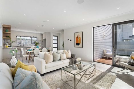 Photo of property in 33d Roseberry Avenue, Birkenhead, Auckland, 0626