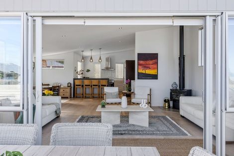 Photo of property in 40a Matakatia Parade, Matakatia, Whangaparaoa, 0930