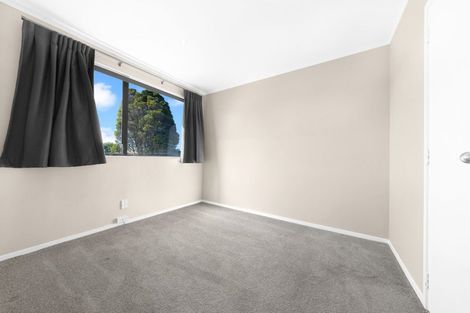 Photo of property in 1/5 Eulogy Place, Randwick Park, Auckland, 2105