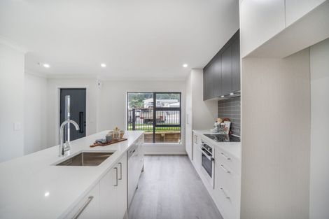 Photo of property in 142 Jamaica Drive, Grenada North, Wellington, 5028