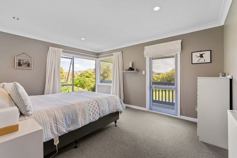Photo of property in 40 Joseph Banks Drive, Whitby, Porirua, 5024