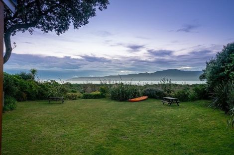 Photo of property in 23 Manly Street, Paraparaumu Beach, Paraparaumu, 5032