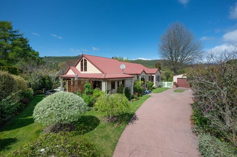 Photo of property in 19 Gibbs Place, Kinloch, Taupo, 3377