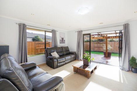 Photo of property in 34 Meridian Grove, Kelvin Grove, Palmerston North, 4414