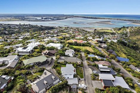 Photo of property in 3 Ledger Lane, Mount Pleasant, Christchurch, 8081