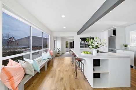 Photo of property in 2 Peregrine Place, Queenstown, 9300