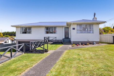 Photo of property in 17 Suther Street, Waverley, 4510