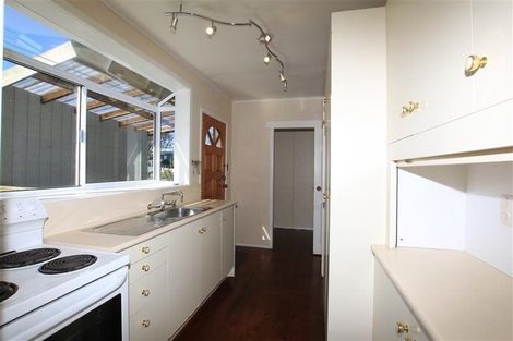 Photo of property in 37 Neal Avenue, Glenfield, Auckland, 0629