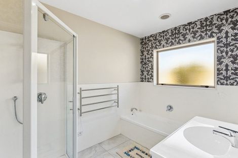 Photo of property in 8 Leanne Way, Waikanae Beach, Waikanae, 5036