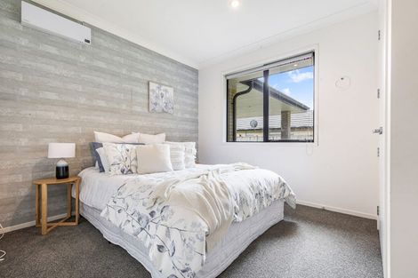 Photo of property in 10 Pititi Lane, Kumeu, 0810