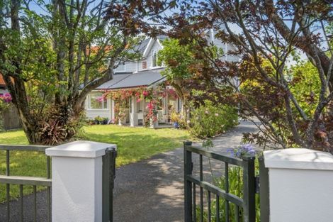 Photo of property in 29a Stanley Point Road, Stanley Point, Auckland, 0624