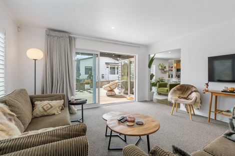 Photo of property in 114 Avalon Place, Whangamata, 3620