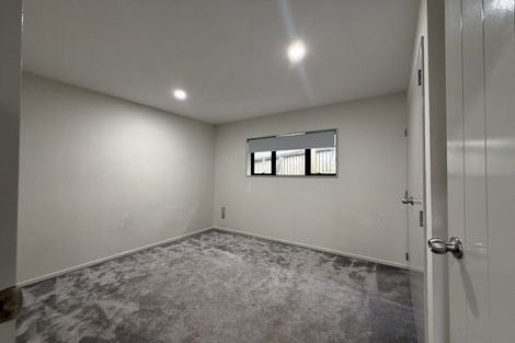 Photo of property in 21 Bangla Place, Massey, Auckland, 0614