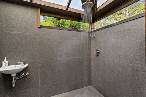 Photo of property in 13 Ferry Road, Waipu, 0510