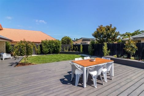 Photo of property in 6 Woodhaven Place, Parklands, Christchurch, 8083