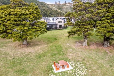 Photo of property in 84 Mawai Hakona Drive, Wallaceville, Upper Hutt, 5018
